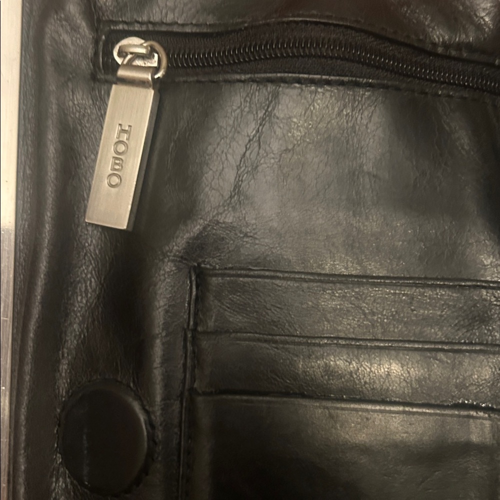 HOBO Lauren Double-Frame Clutch Wallet in Black Vintage Leather - Picture 5 of 13